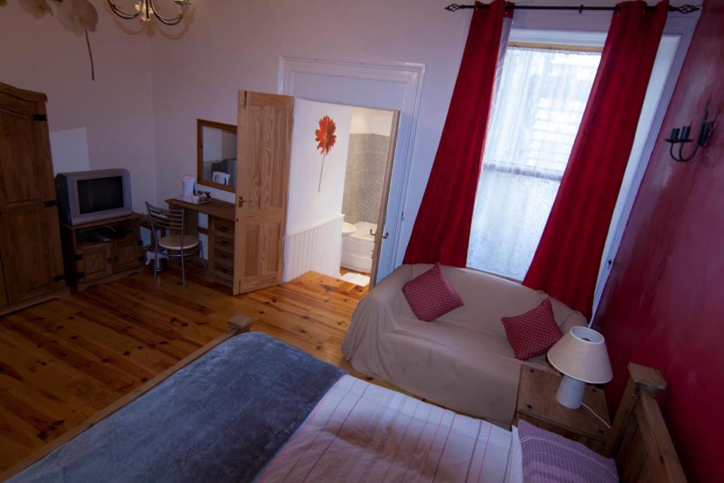 Clarmont Guest House Portrush Room photo